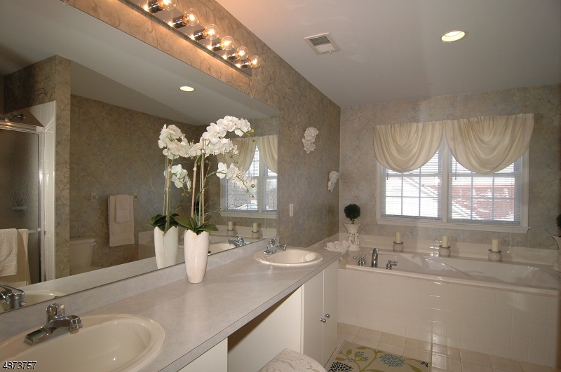 HUNTERS RIDGE - Residential