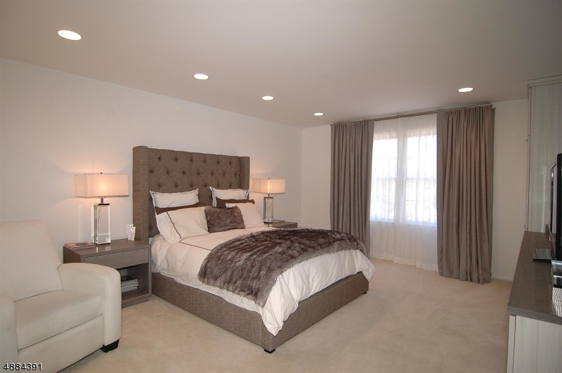 HUNTERS RIDGE - Residential