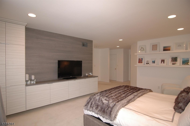 HUNTERS RIDGE - Residential