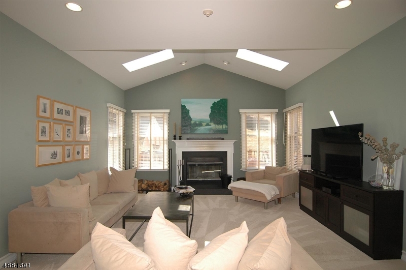 HUNTERS RIDGE - Residential