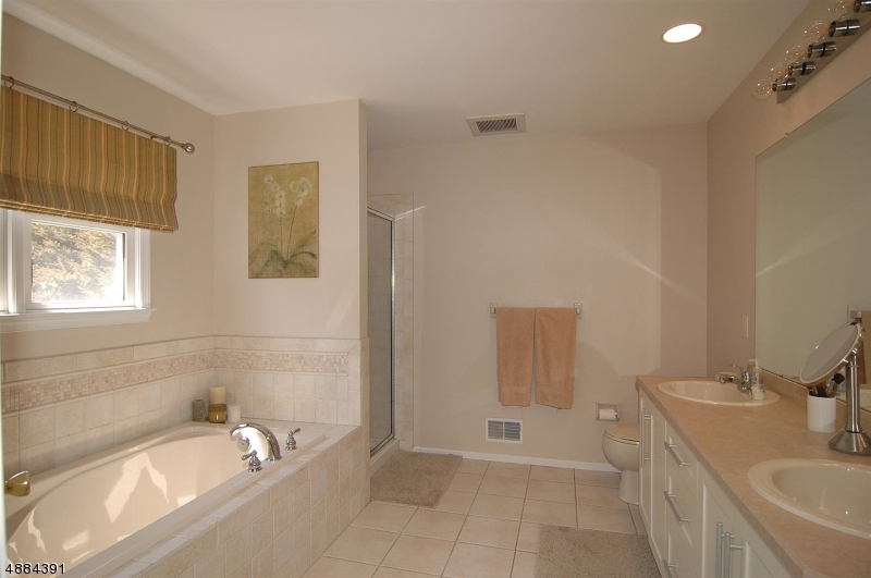 HUNTERS RIDGE - Residential