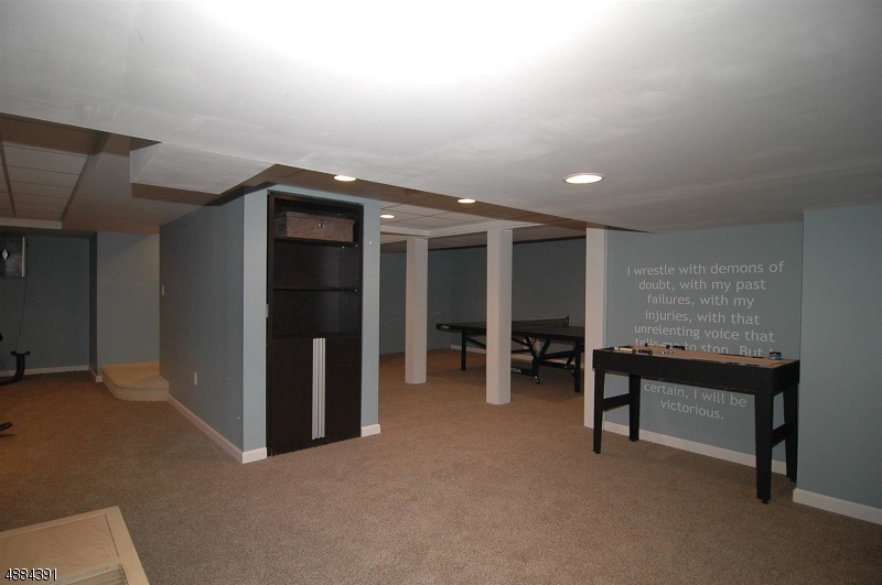 HUNTERS RIDGE - Residential