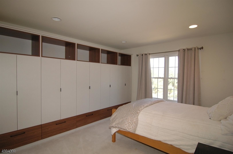HUNTERS RIDGE - Residential