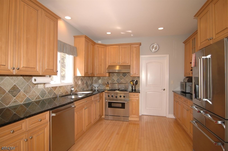 HUNTERS RIDGE - Residential