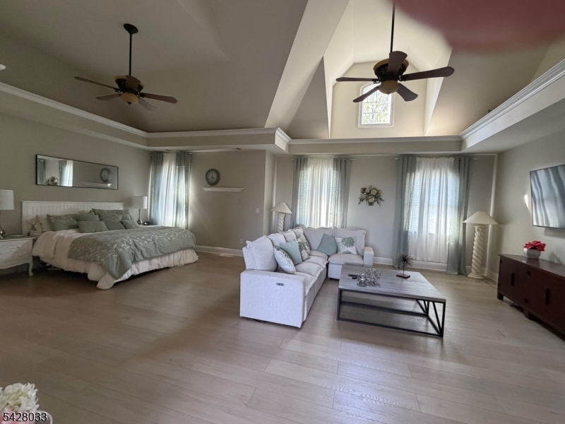 Ashton Woods - Residential