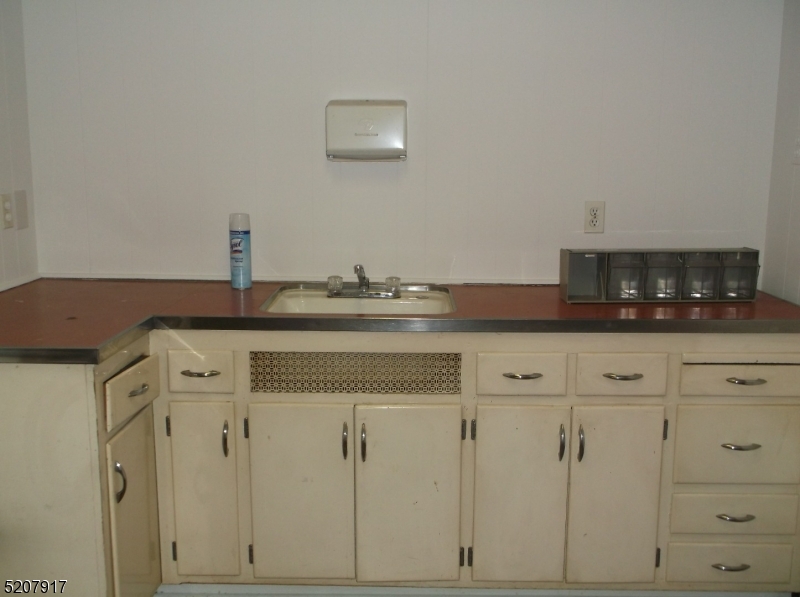 Lakeview - Commercial Sale