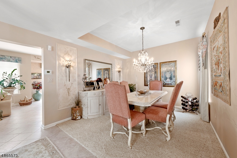 SEASON'S GLEN - Residential