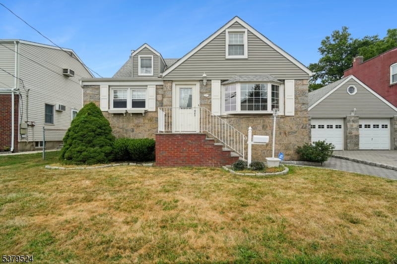 Welcome to this unique home in this preferred Lyndhurst neighborhood. Offers 4 spacious bedrooms, 3 Full baths, hardwood floors and an eat-in-kitchen. Features a patio and sprawling backyard. This home is ideally located near top-rated schools, major highways, shopping and recreation. Enjoy the perfect balance of comfort, convenience, and community.
