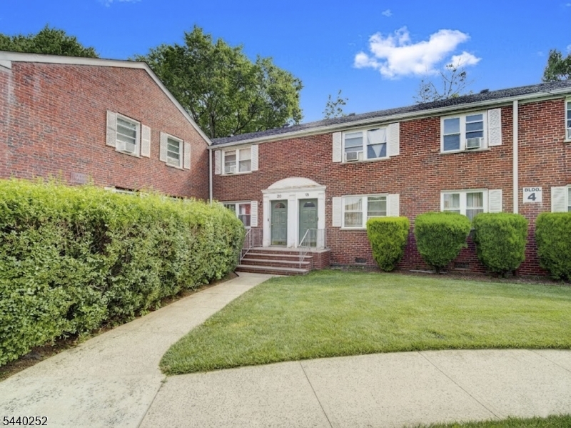 Ardleigh Park Condominiums - Residential