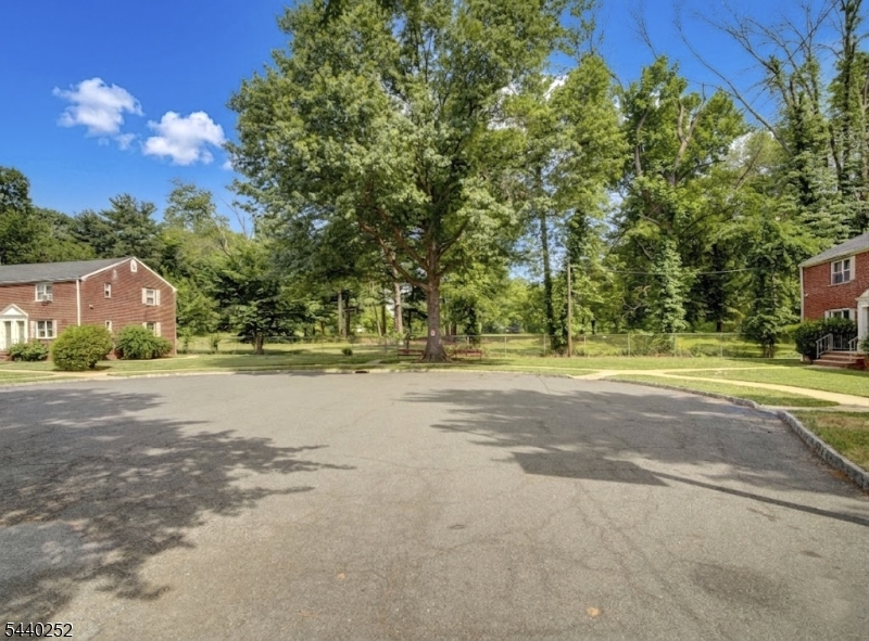 Ardleigh Park Condominiums - Residential
