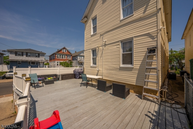 North Elizabeth - Residential Income