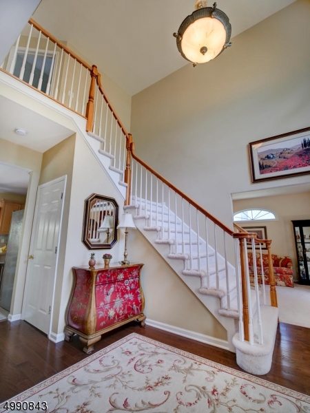 POETS PEAK - Residential