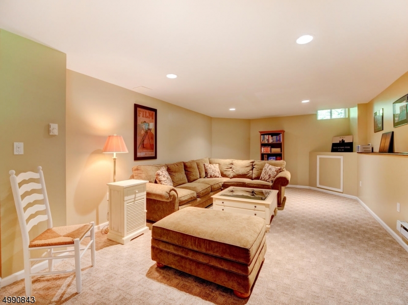POETS PEAK - Residential