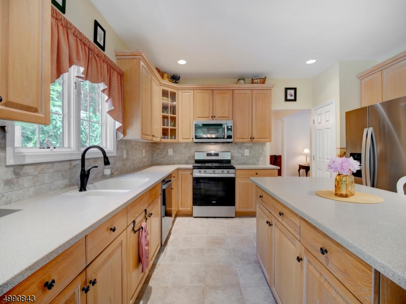 POETS PEAK - Residential
