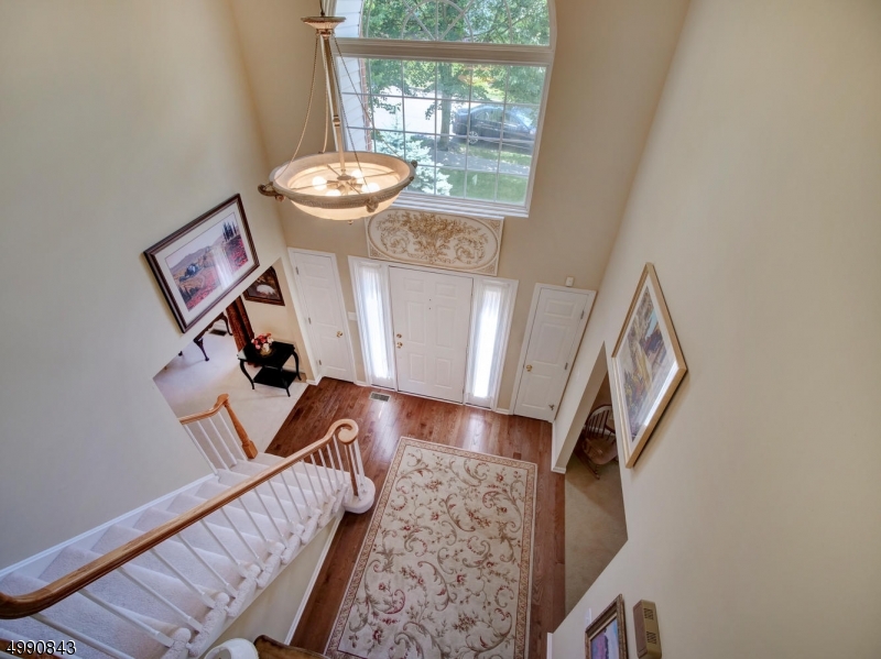 POETS PEAK - Residential