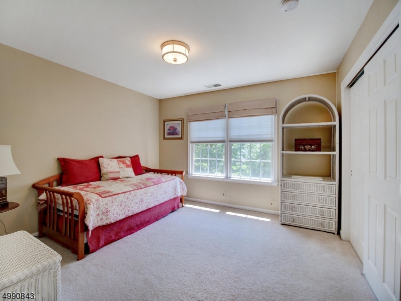 POETS PEAK - Residential