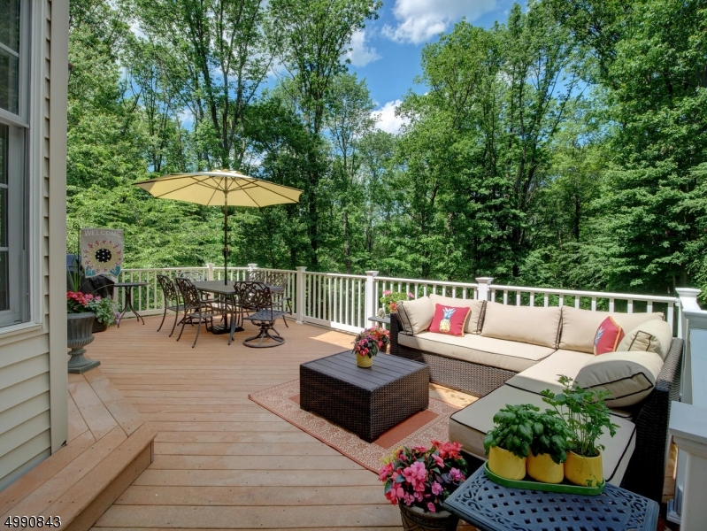 POETS PEAK - Residential