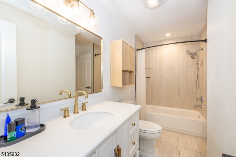 Glen Pond - Residential