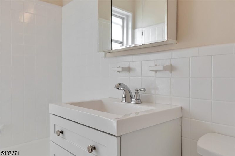 COLFAX MANOR - Residential Lease