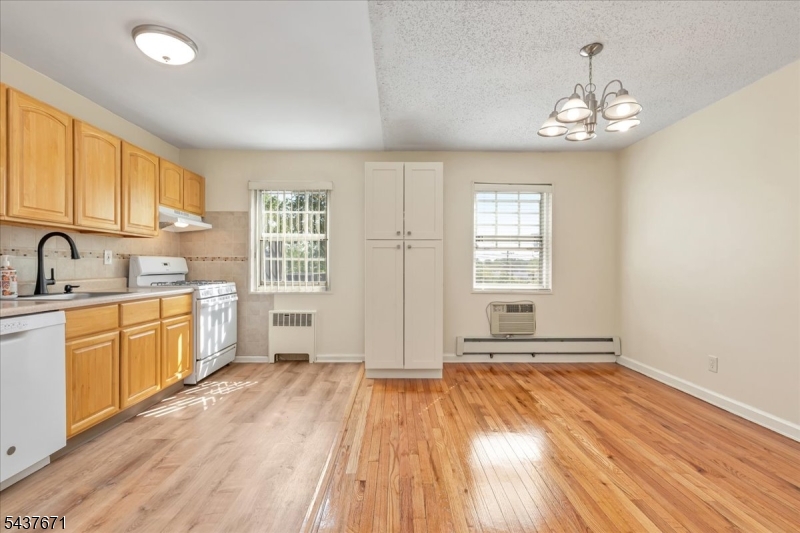 COLFAX MANOR - Residential Lease