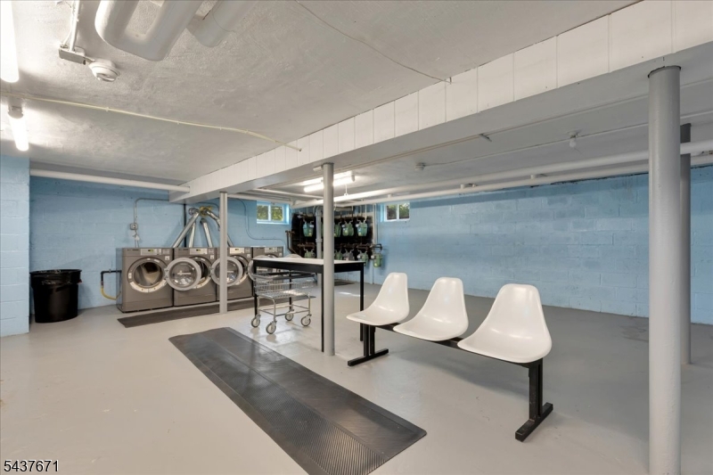 COLFAX MANOR - Residential Lease