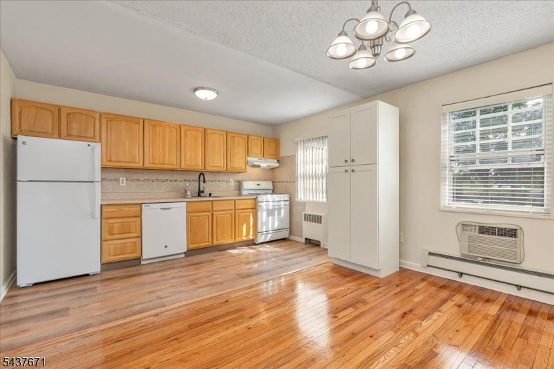 COLFAX MANOR - Residential Lease