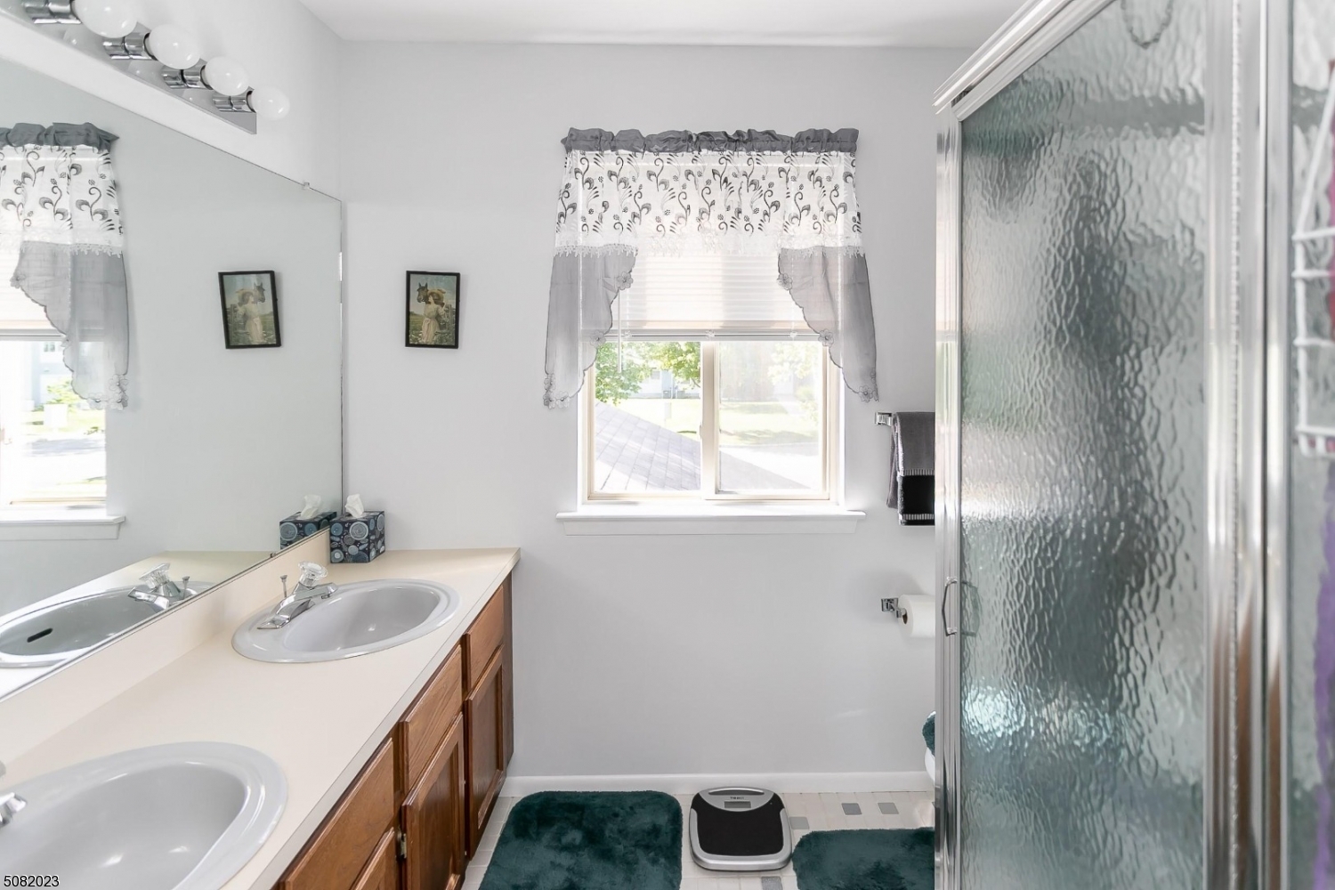 DRAKESVILLE   LEDGEWOOD - Residential