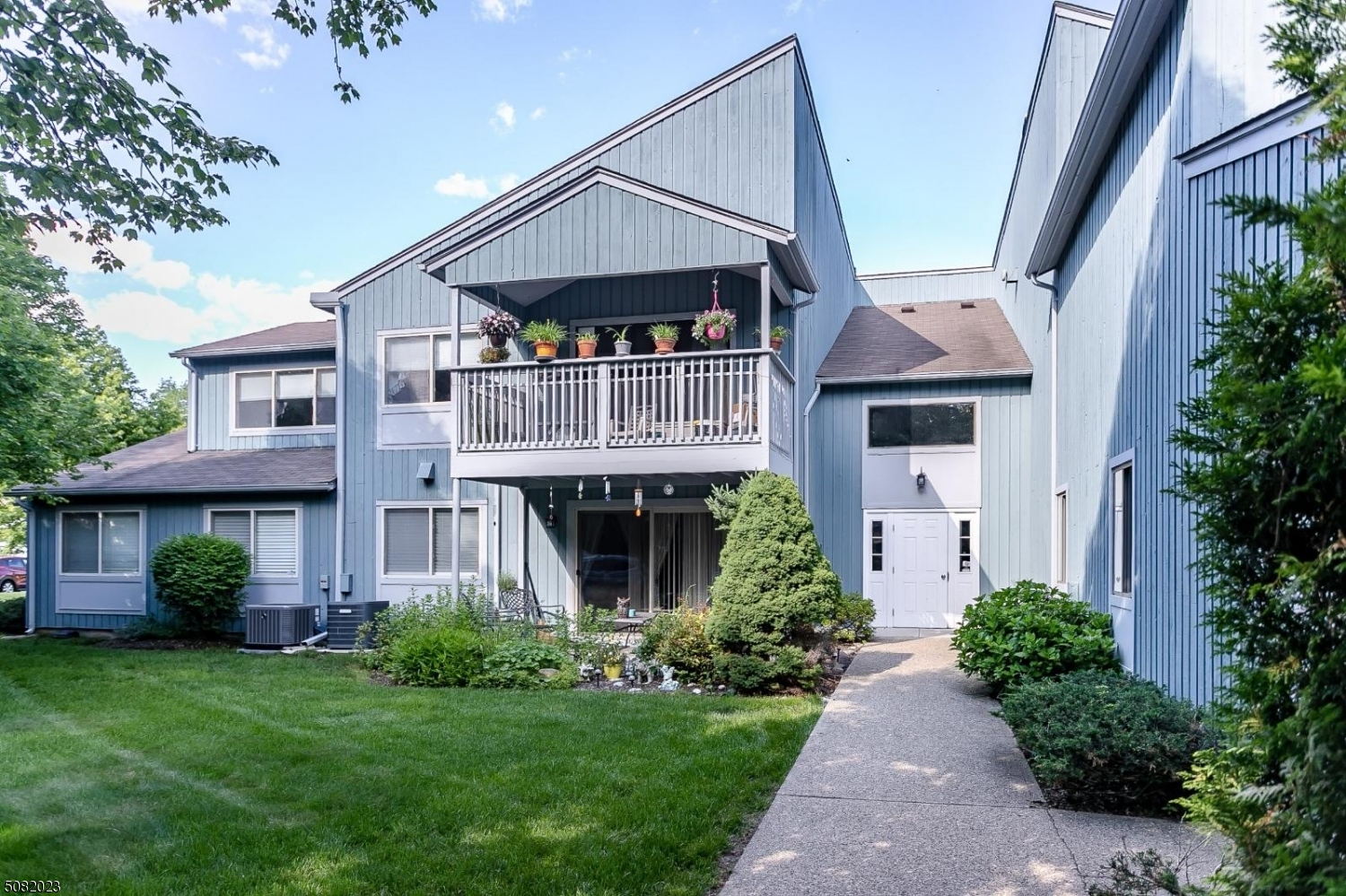 DRAKESVILLE   LEDGEWOOD - Residential