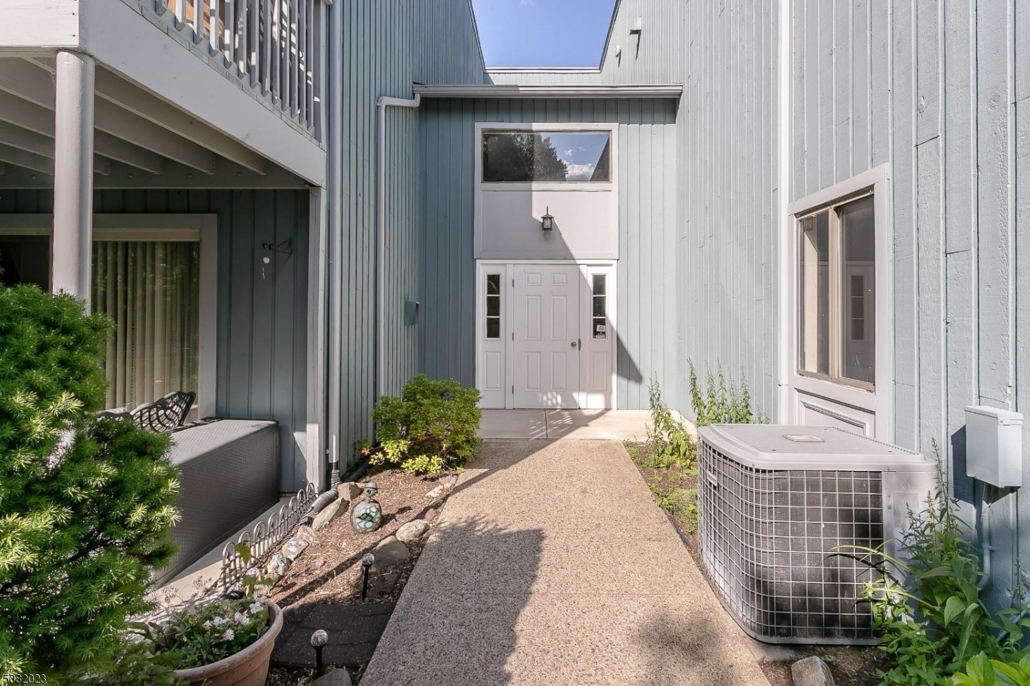 DRAKESVILLE   LEDGEWOOD - Residential