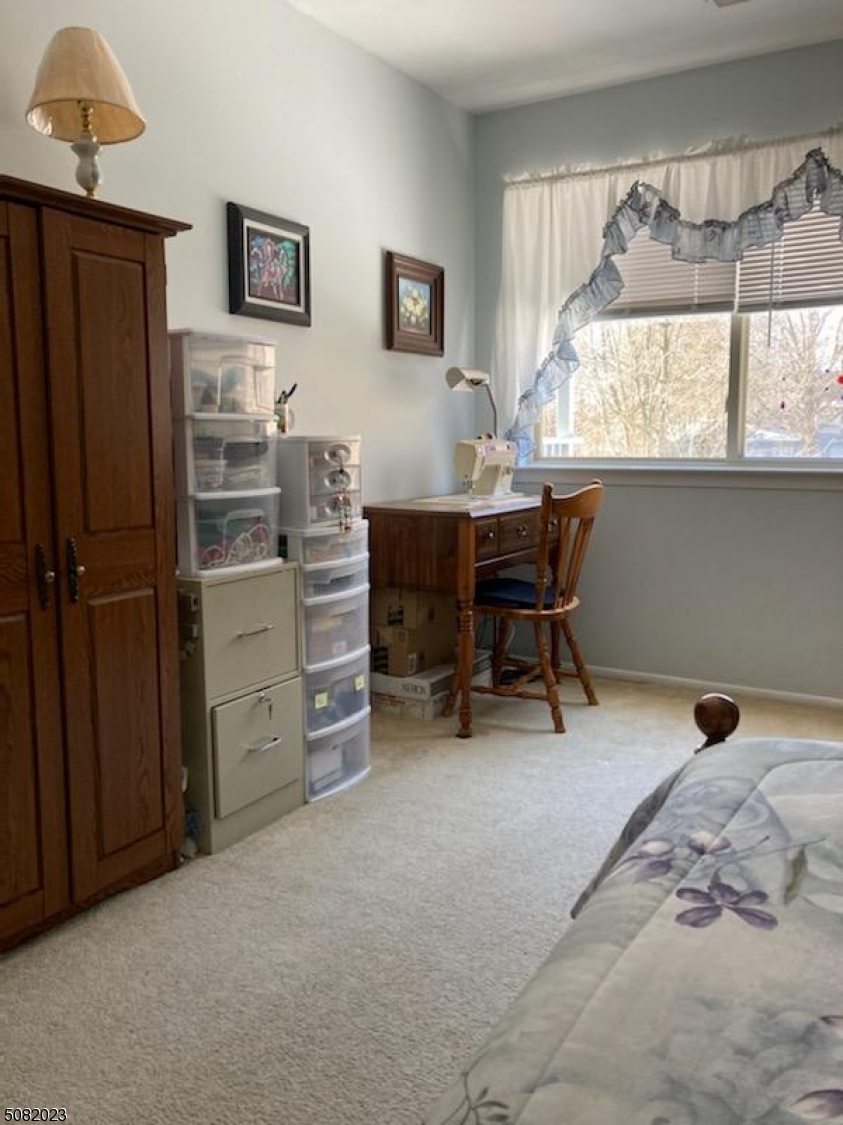 DRAKESVILLE   LEDGEWOOD - Residential