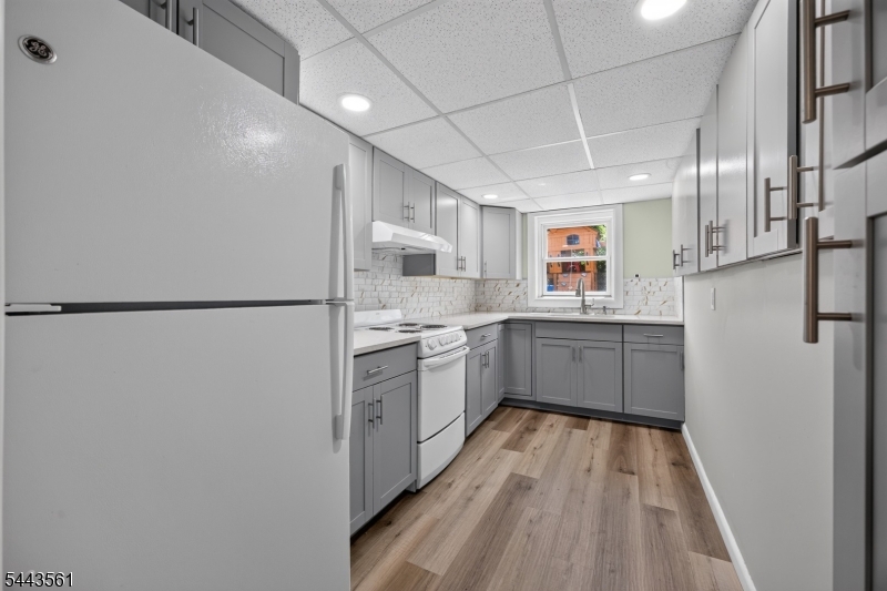 Lak Conway - Residential
