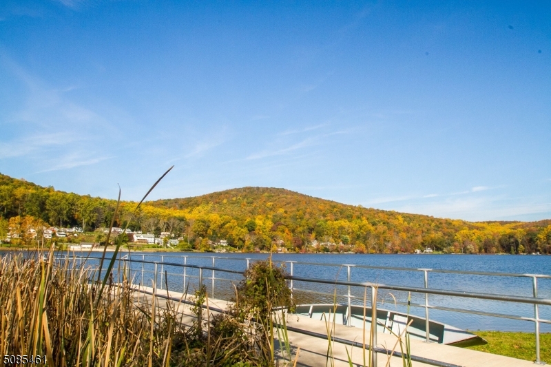 MOUNTAIN LAKE WARREN COUNTY - Residential