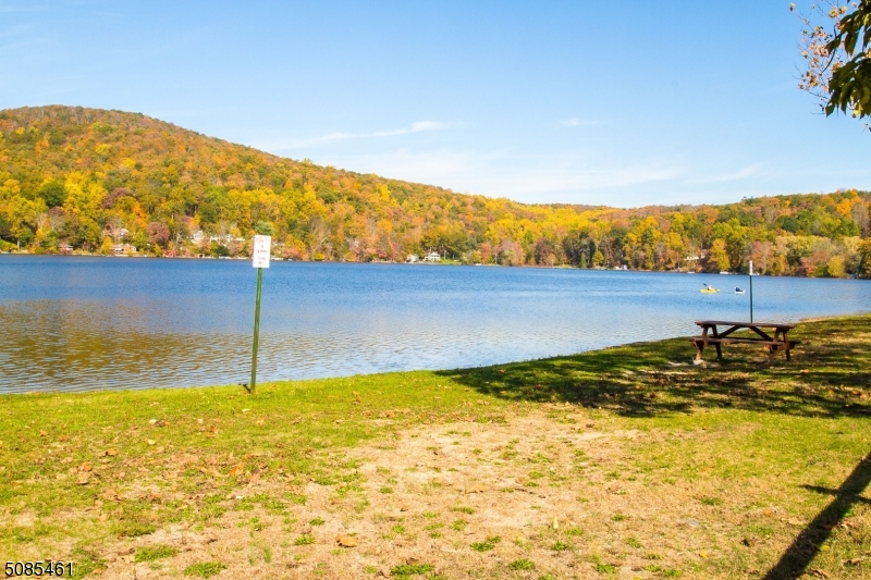 MOUNTAIN LAKE WARREN COUNTY - Residential