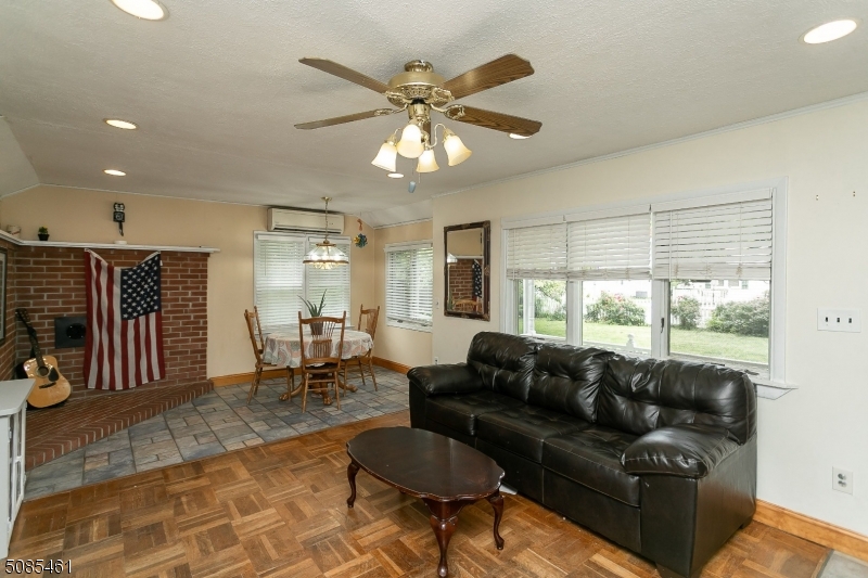 MOUNTAIN LAKE WARREN COUNTY - Residential
