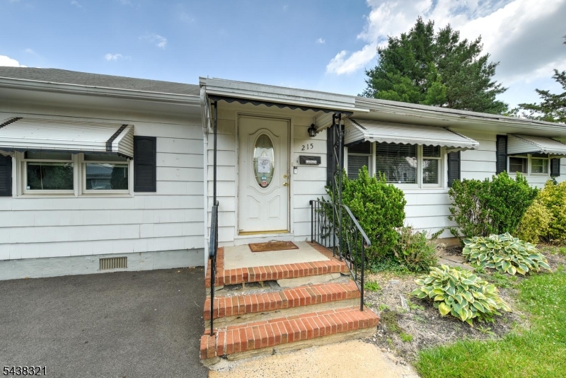 NOT IN FLOOD ZONE - Residential Income