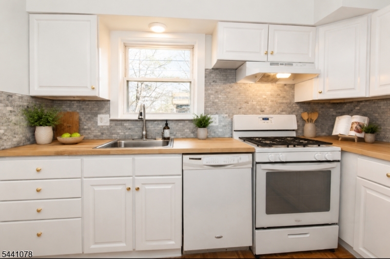 Crestmont Gardens - Residential