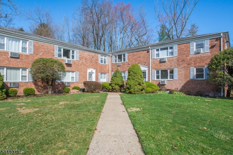 Crestmont Gardens - Residential