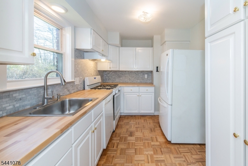 Crestmont Gardens - Residential