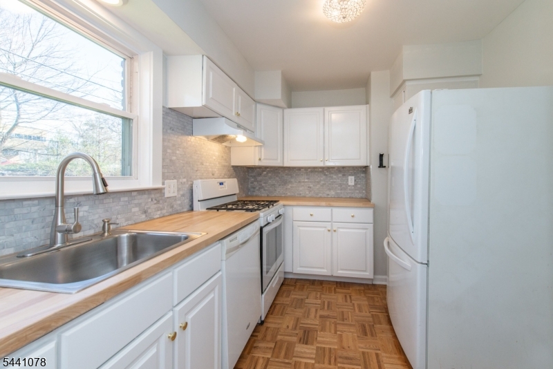 Crestmont Gardens - Residential