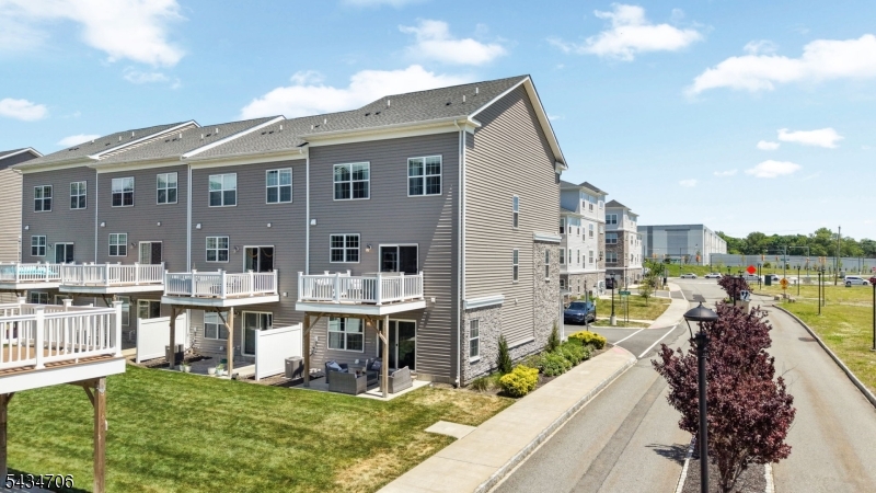 Collection at Morris Plains - Residential