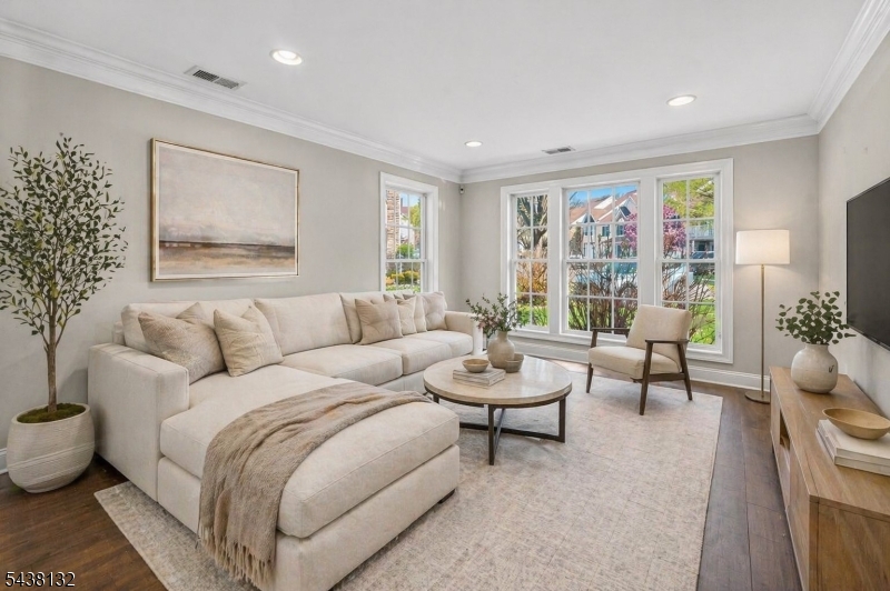 Lakeside - Residential Lease