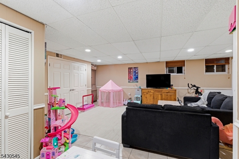HERITAGE MANOR - Residential