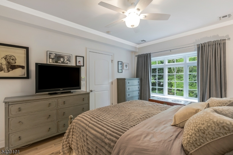 Lakeside Villas - Residential