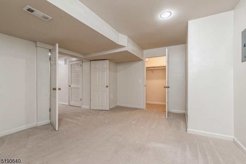MAPLE WOODS - Residential Lease