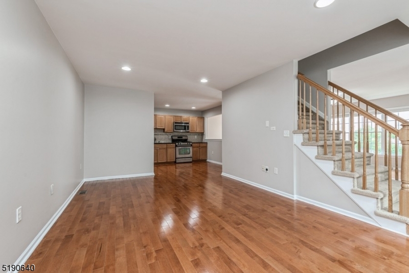 MAPLE WOODS - Residential Lease