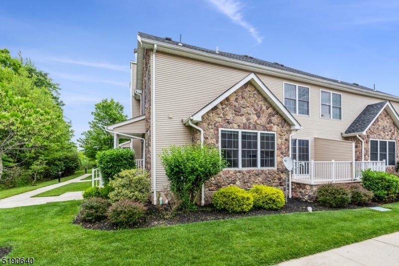 MAPLE WOODS - Residential Lease