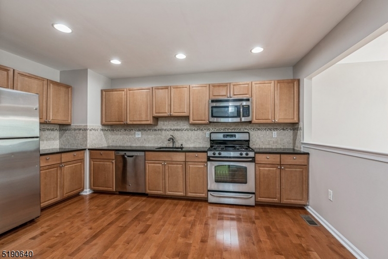MAPLE WOODS - Residential Lease