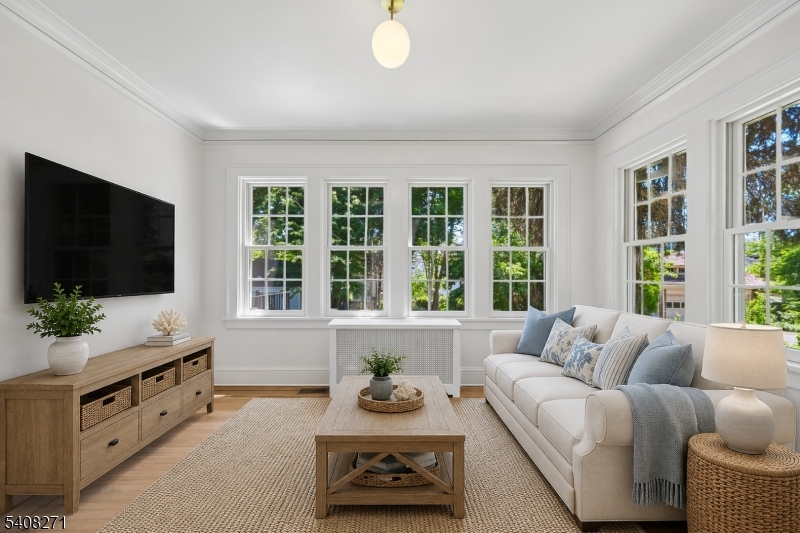Tuxedo Park - Residential