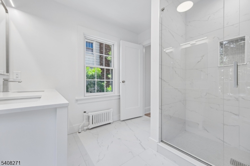 Tuxedo Park - Residential