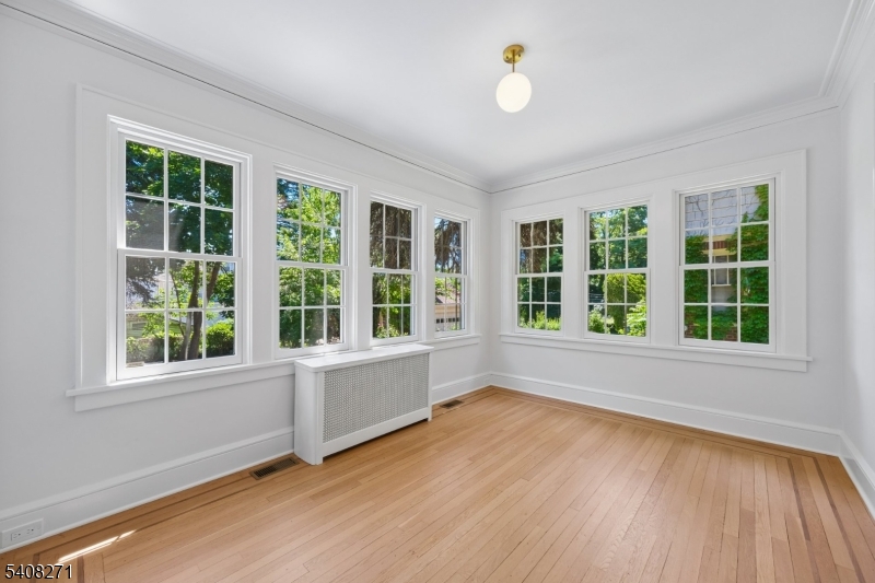 Tuxedo Park - Residential